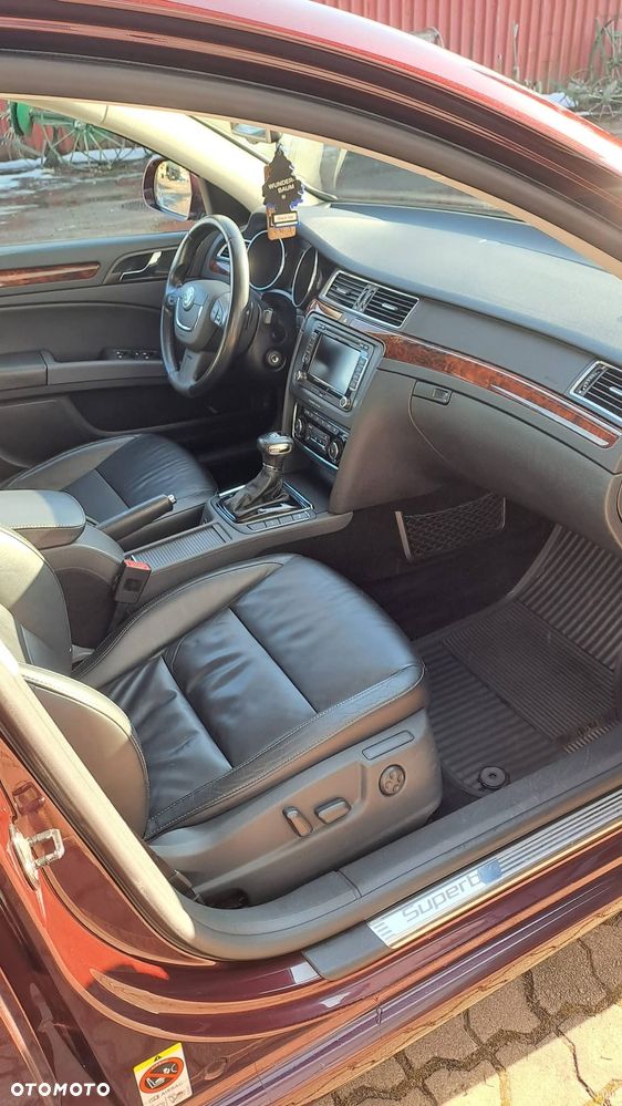 Skoda Superb 3.6 V6 4x4 DSG L&K - 17