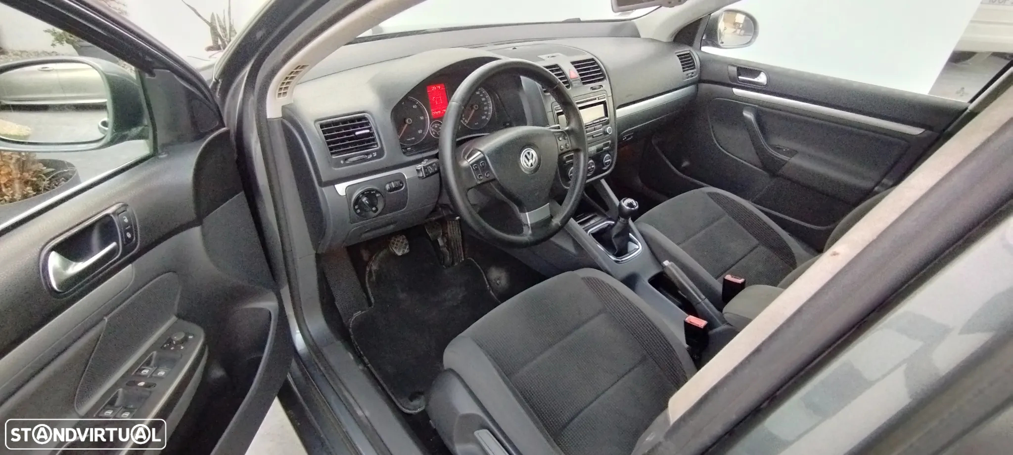 VW Jetta 1.9 TDi BlueM. Confortline - 18