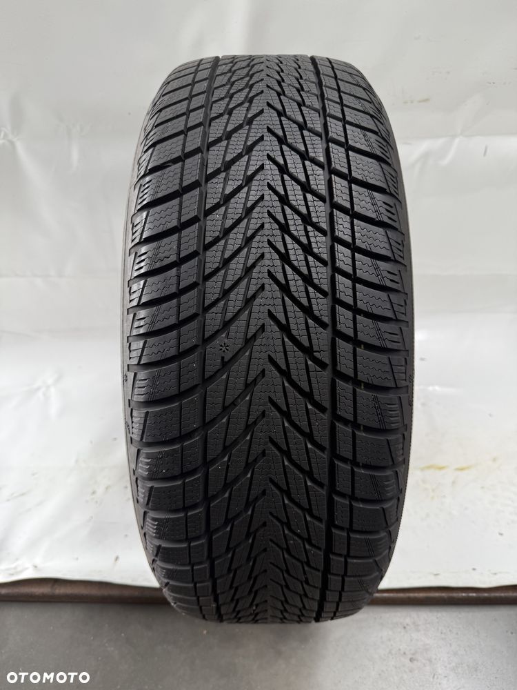 235/50/19 Goodyear UltraGrip Performance 3 103V 2023R - 1