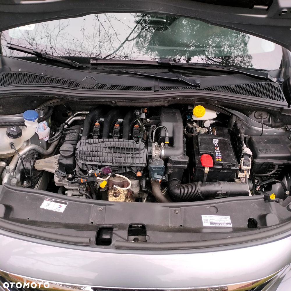 Peugeot 2008 - 8