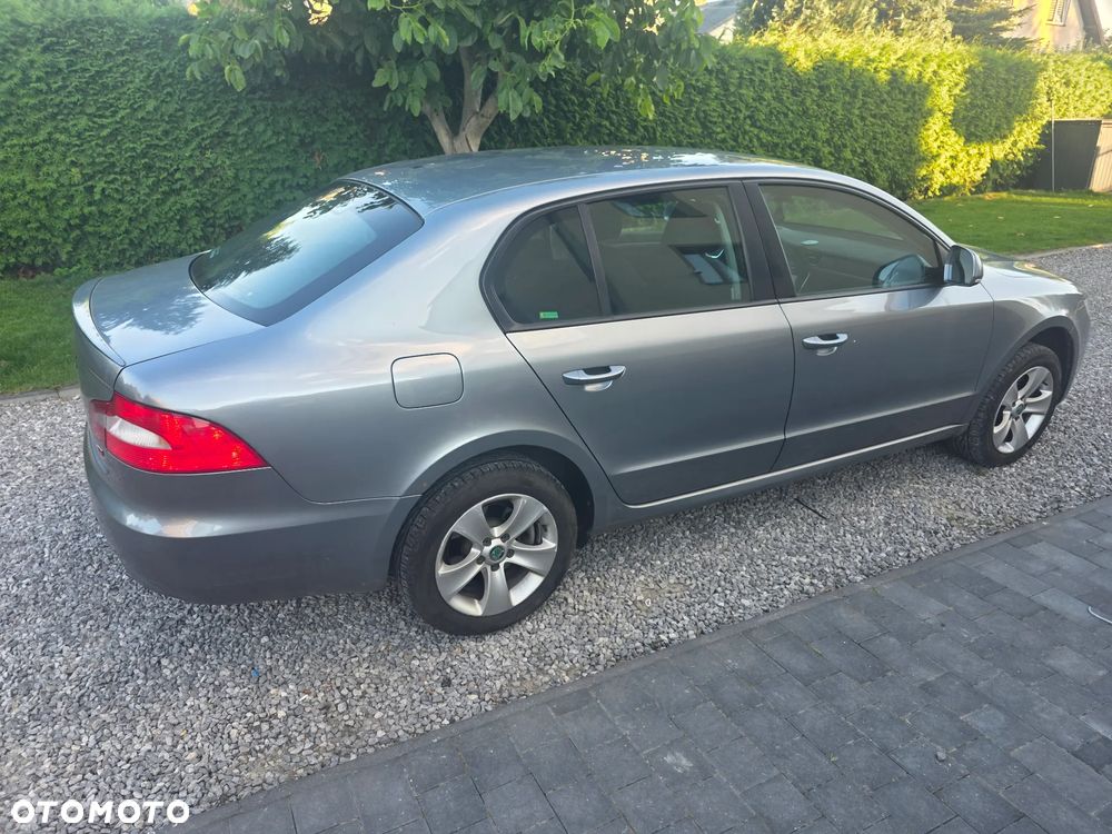 Skoda Superb 2.0 TDI Ambition Outdoor DSG - 2