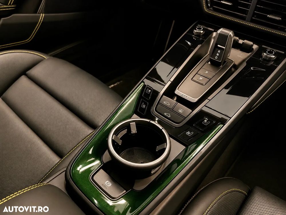 Porsche 911-TURBO-S Standard - 9