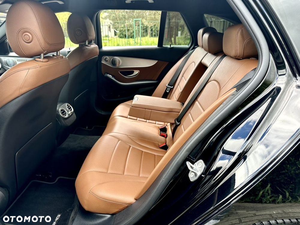 Mercedes-Benz Klasa C 300 d 9G-TRONIC AMG Line - 32