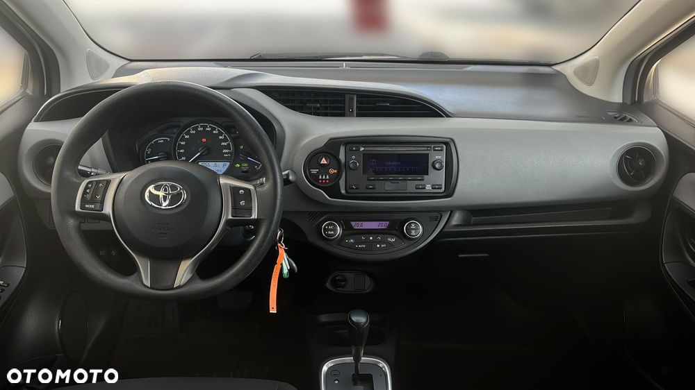 Toyota Yaris - 12