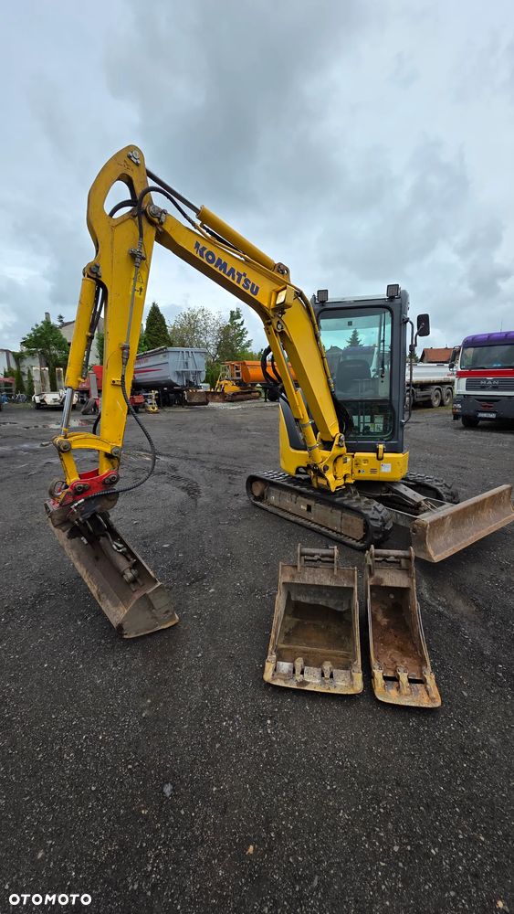Komatsu PC30MR - 1