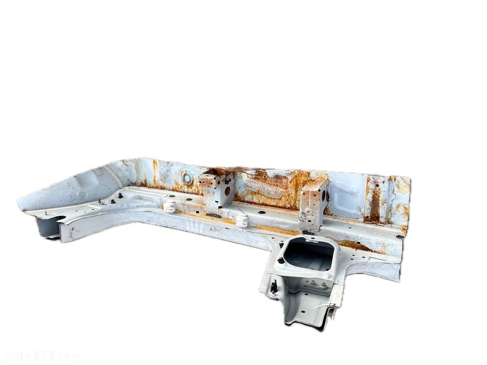 słupek próg lewy Suzuki Swift VI mk8 III 2017-2024 - 2