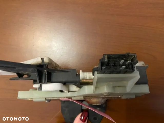 ZAMEK KLAPY BAGAŻNIKA VOLVO V70 XC70 - 3