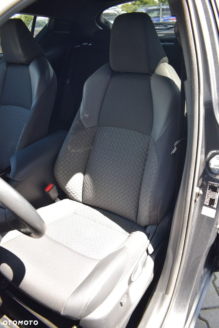 Toyota C-HR - 13