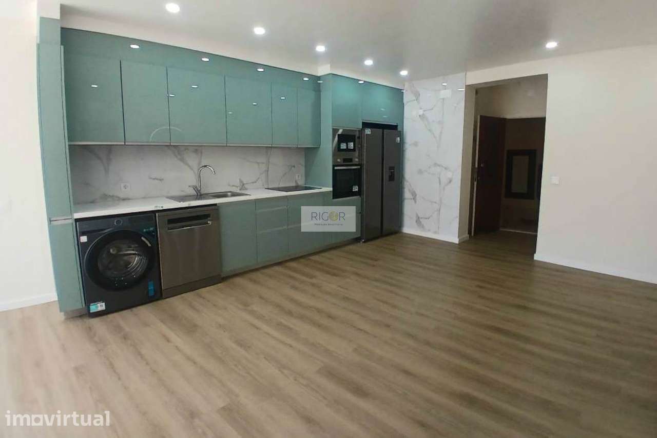 Apartamento T1+1 totalmente remodelado junto à praia nas Caxinas - Grande imagem: 5/13