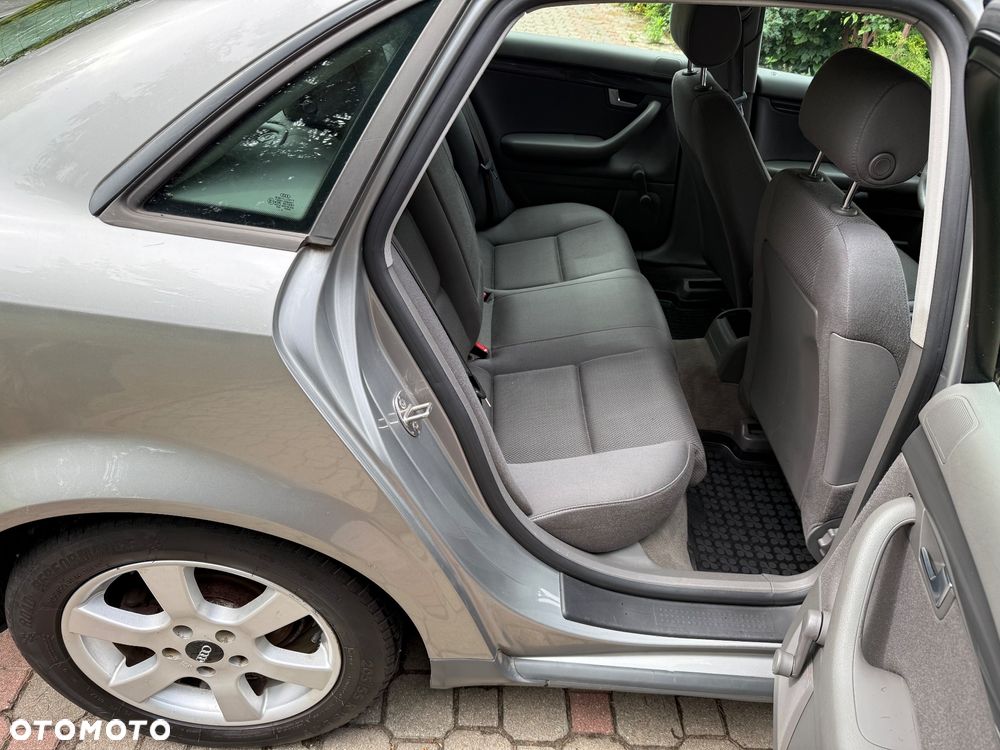 Audi A4 Limousine - 10