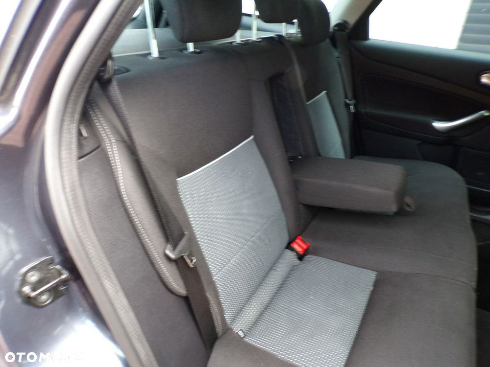 Ford Mondeo - 27