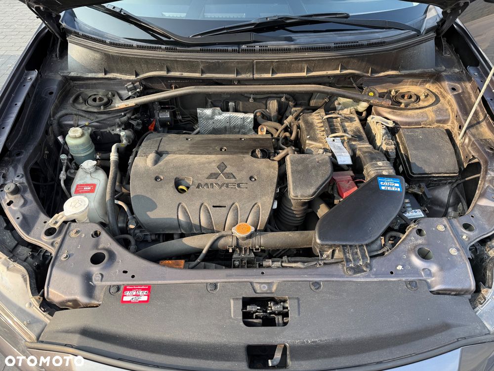 Mitsubishi Outlander 2.0 2WD Invite - 33