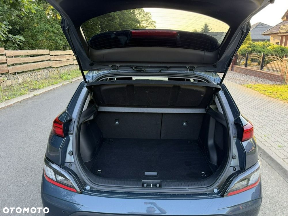 Hyundai Kona 49kWh Executive Plus - 23
