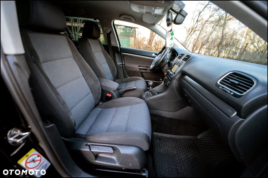 Volkswagen Golf - 32