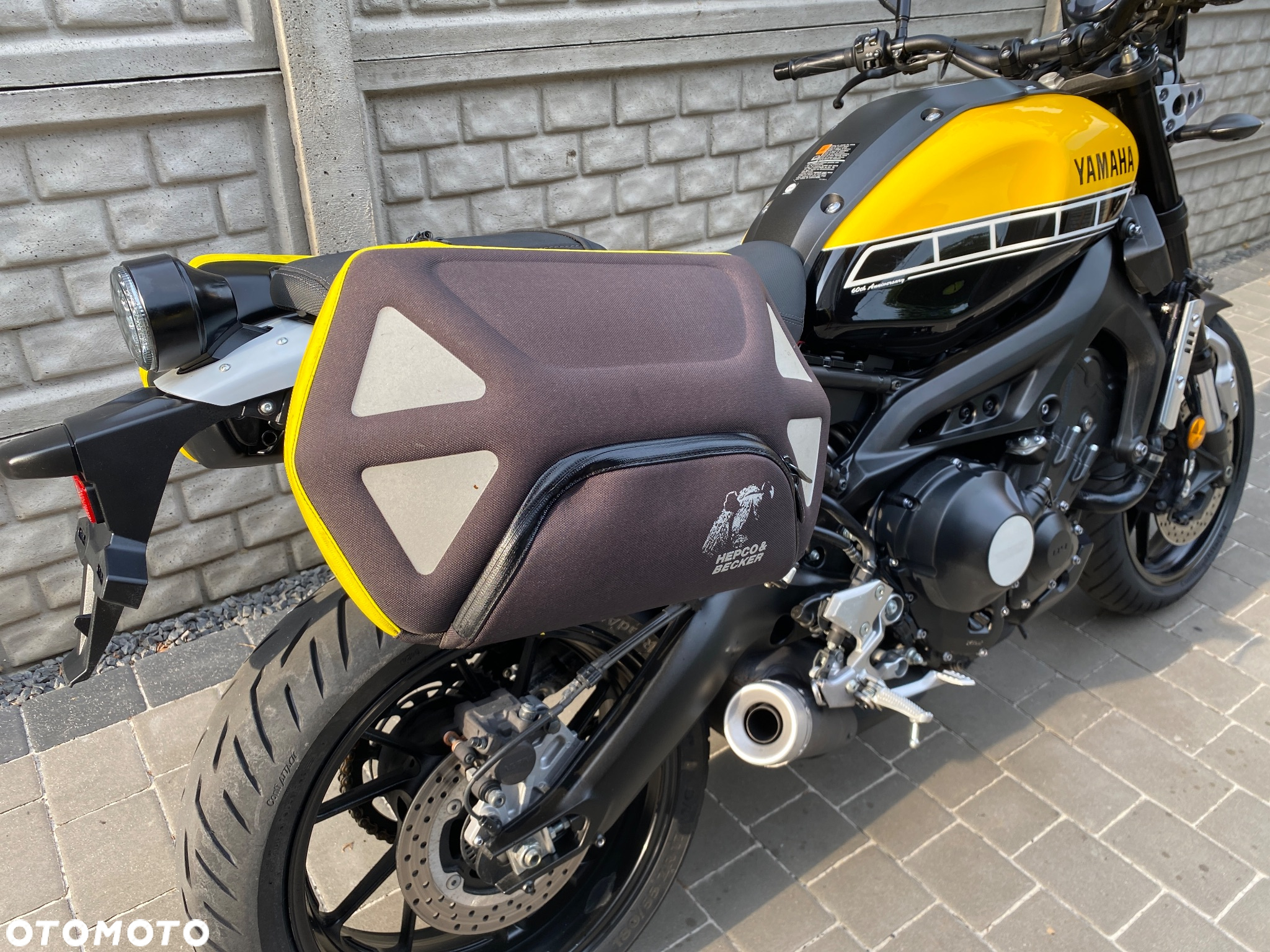 Yamaha XSR - 6