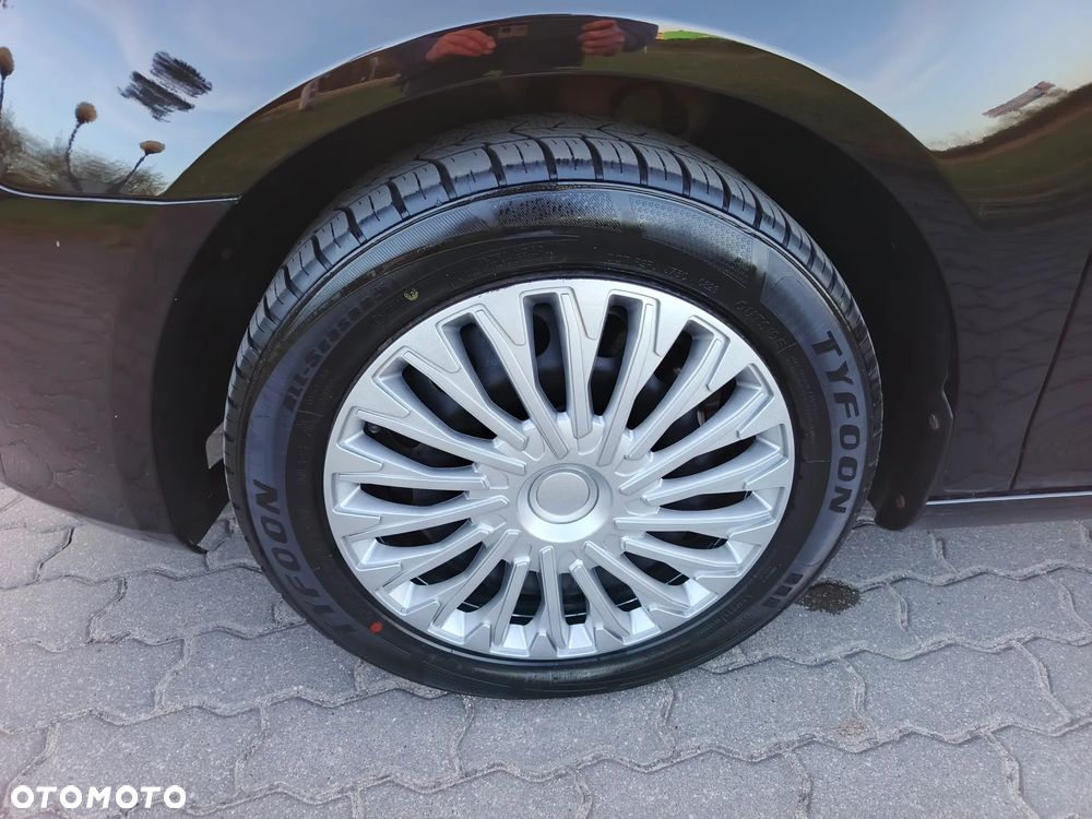 Volkswagen Golf 2.0 TDI DPF Highline - 36