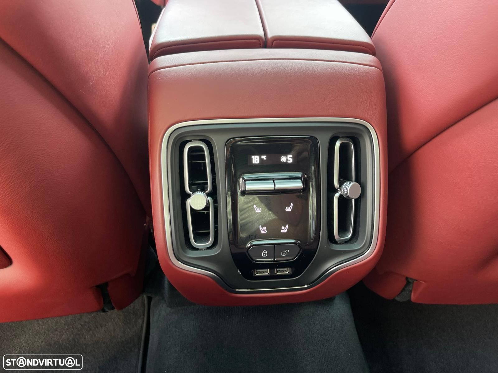 Aston Martin DBX Standard - 35