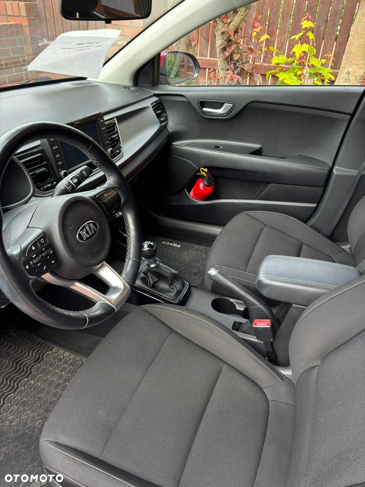 Kia Rio 1.2 L - 11