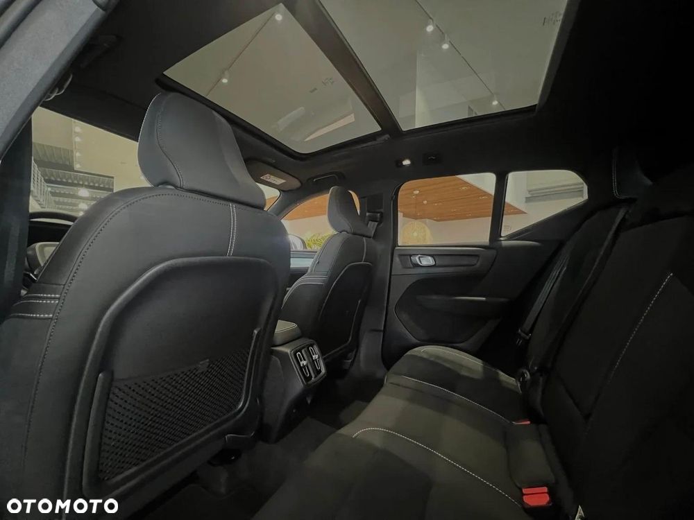 Volvo XC 40 B4 AWD Ultimate Dark - 27