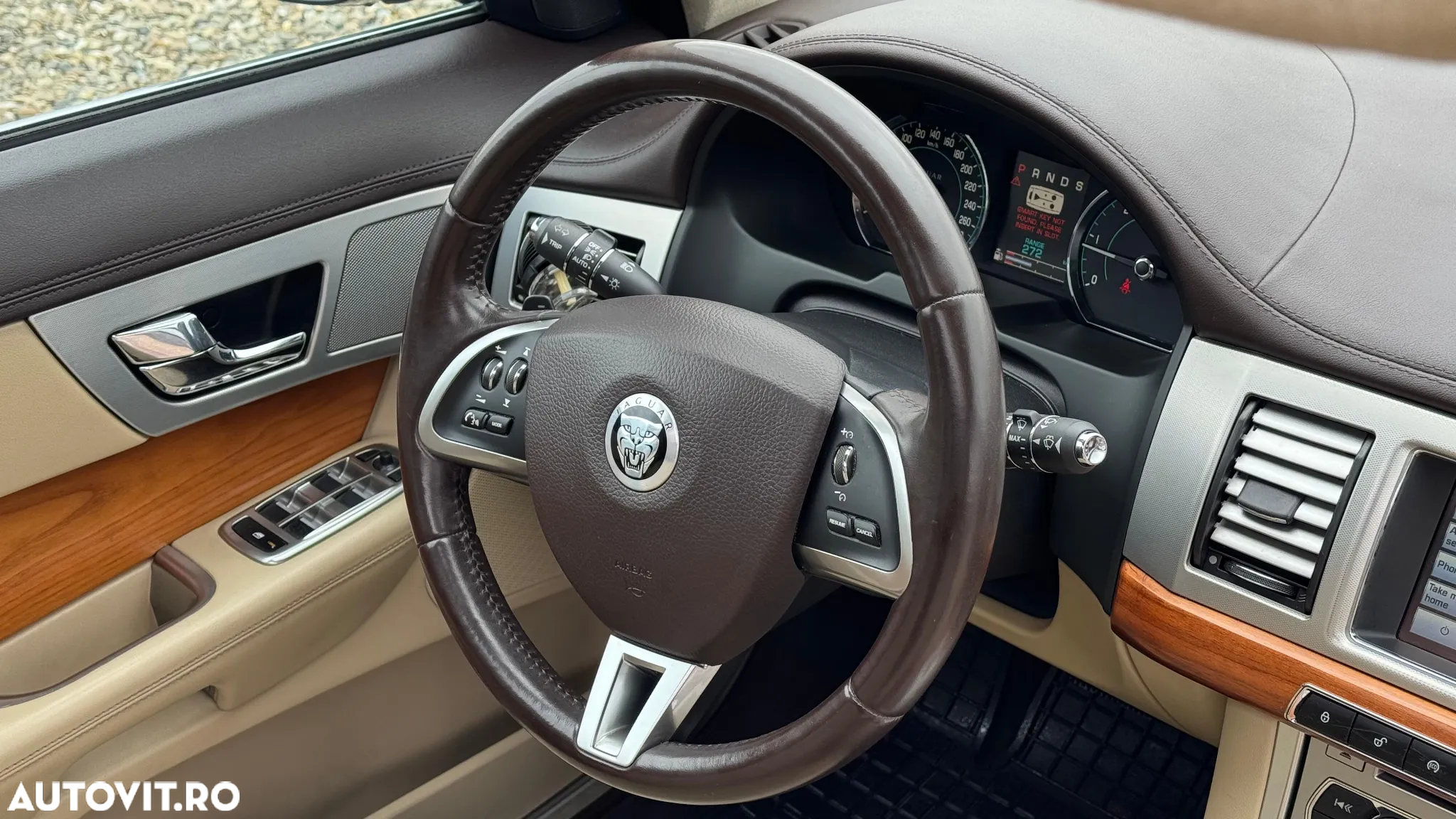 Jaguar XF 2.2D Premium Luxury - 13