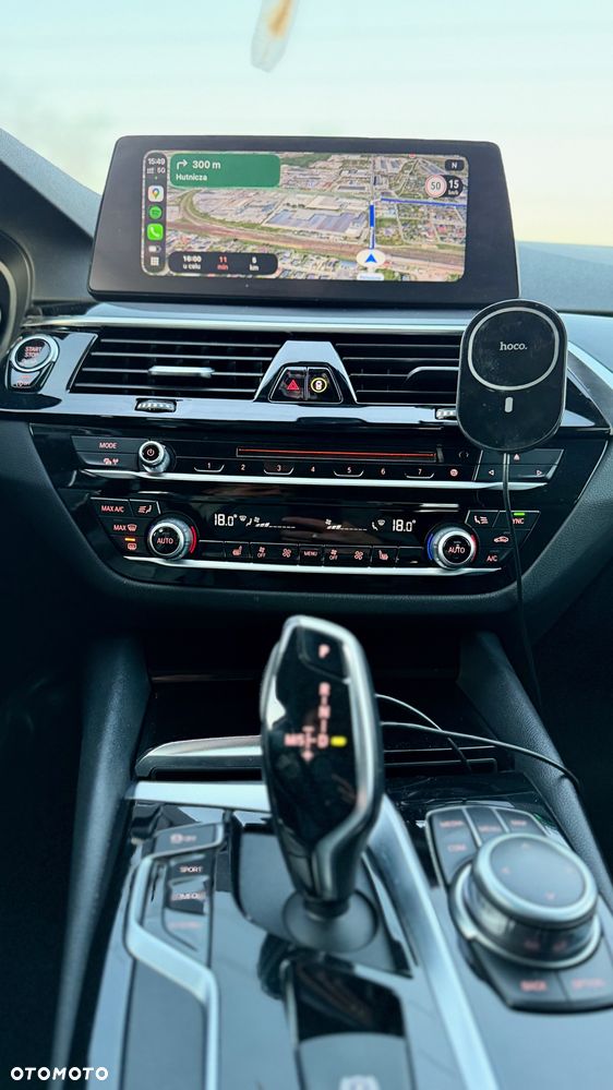 BMW Seria 5 518d Business Edition sport - 14