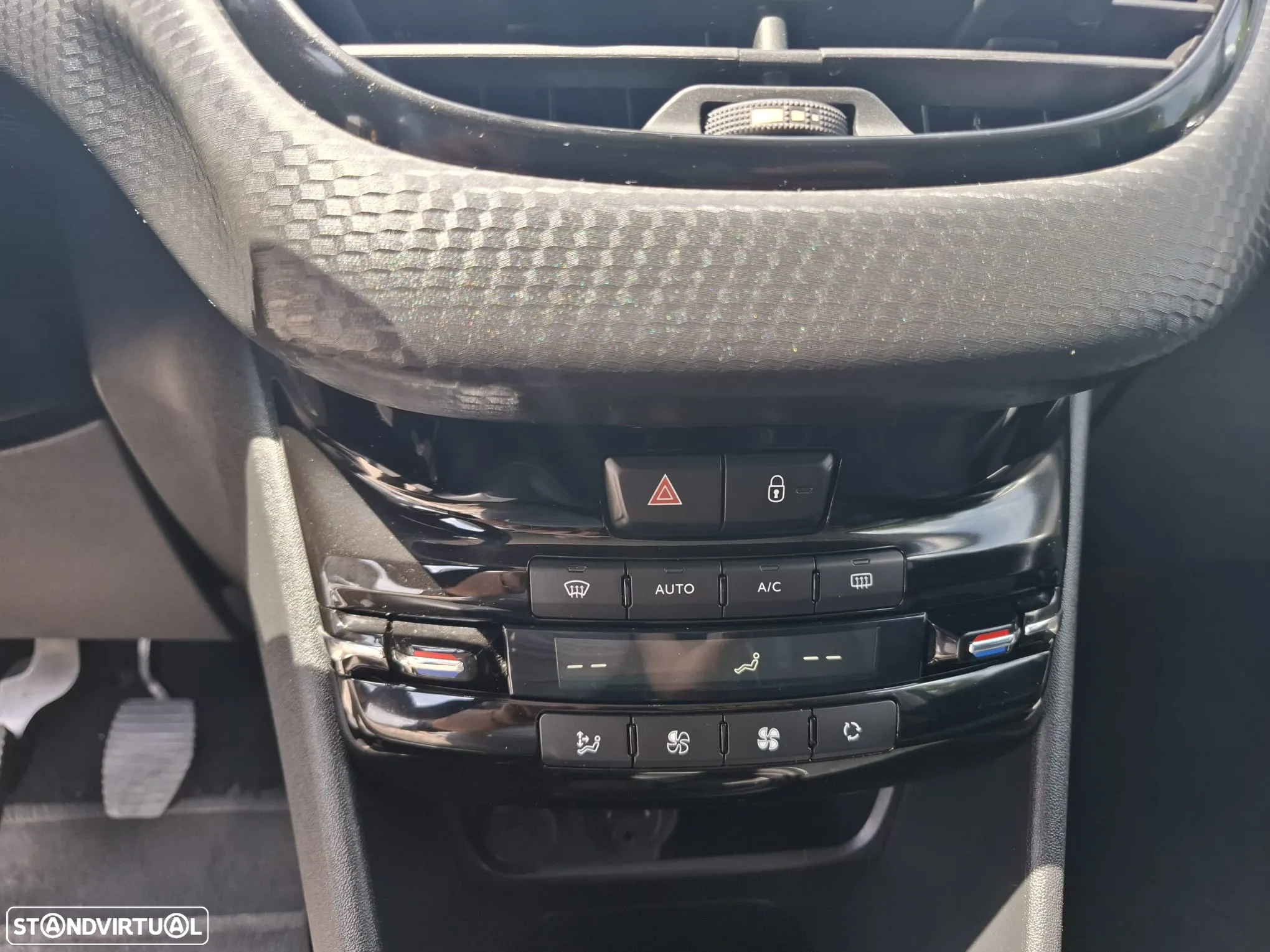 Peugeot 2008 1.6 BlueHDi Allure - 32