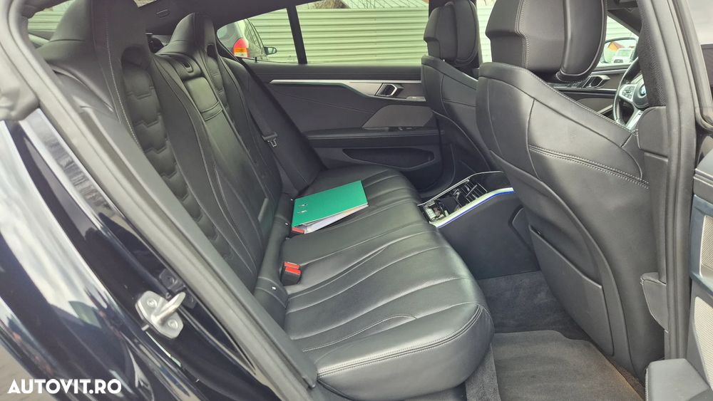 BMW Seria 8 840d xDrive AT MHEV - 27