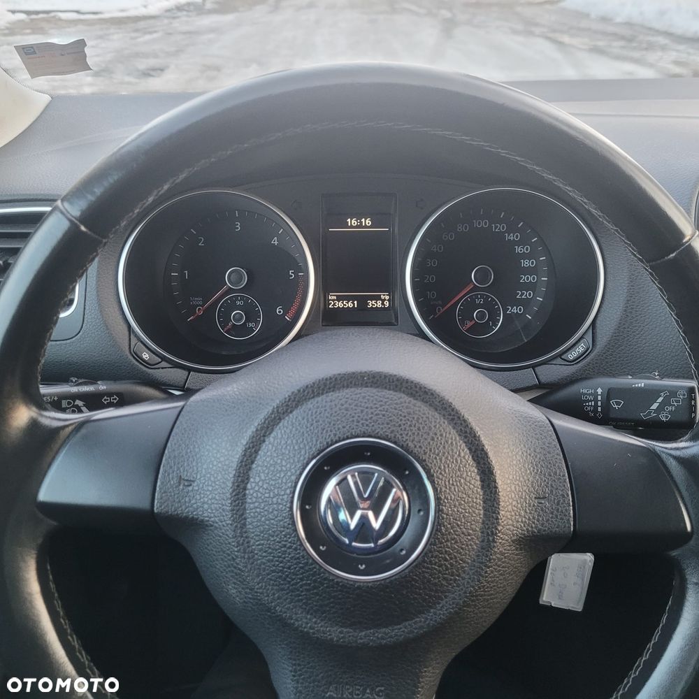 Volkswagen Golf - 16
