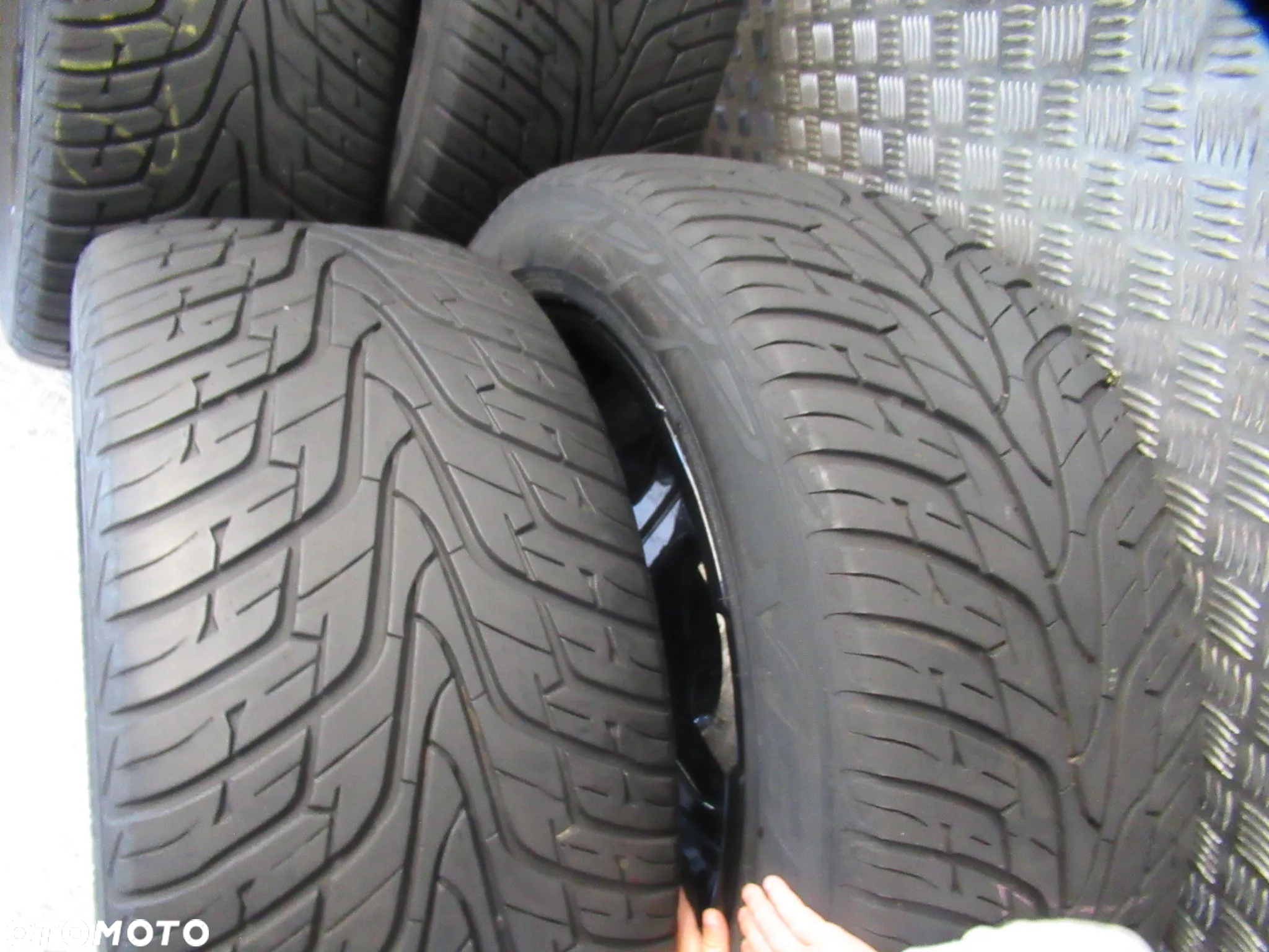 Koła Dodge Durango Ram Jeep Grand Cherokee 9Jx20 ET +10 5x127  5x139,7 - 8