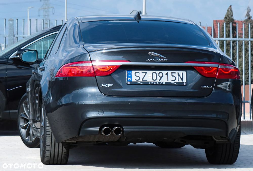 Jaguar XF 20d R-Sport - 10