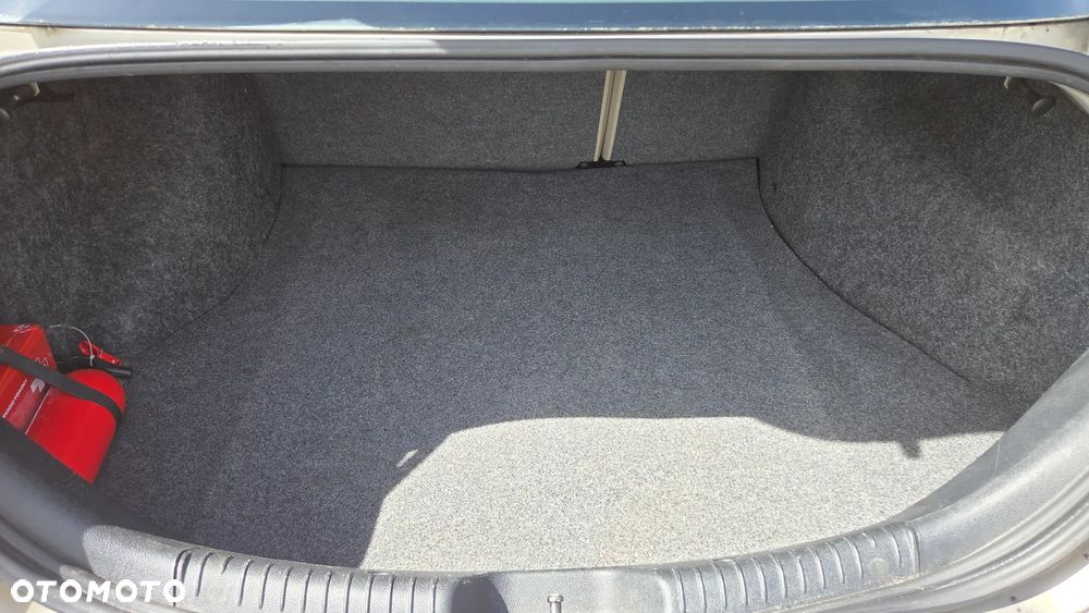 Ford Mondeo 2.0 Ambiente - 14