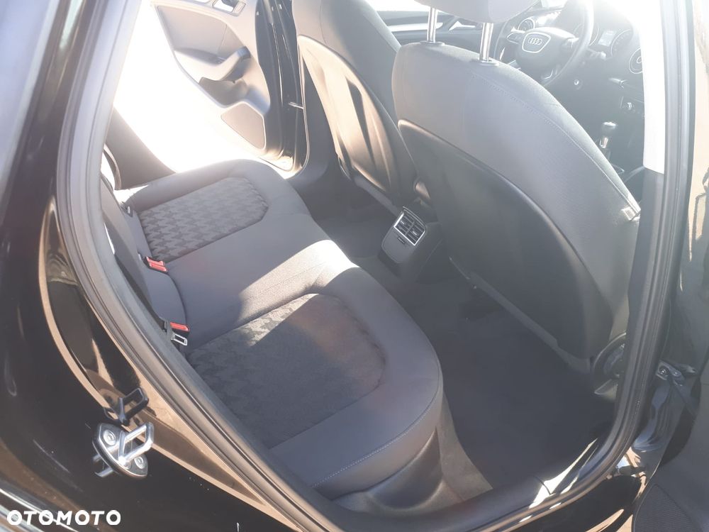 Audi A3 Sportback 1.6 TDI DPF Ambiente - 12