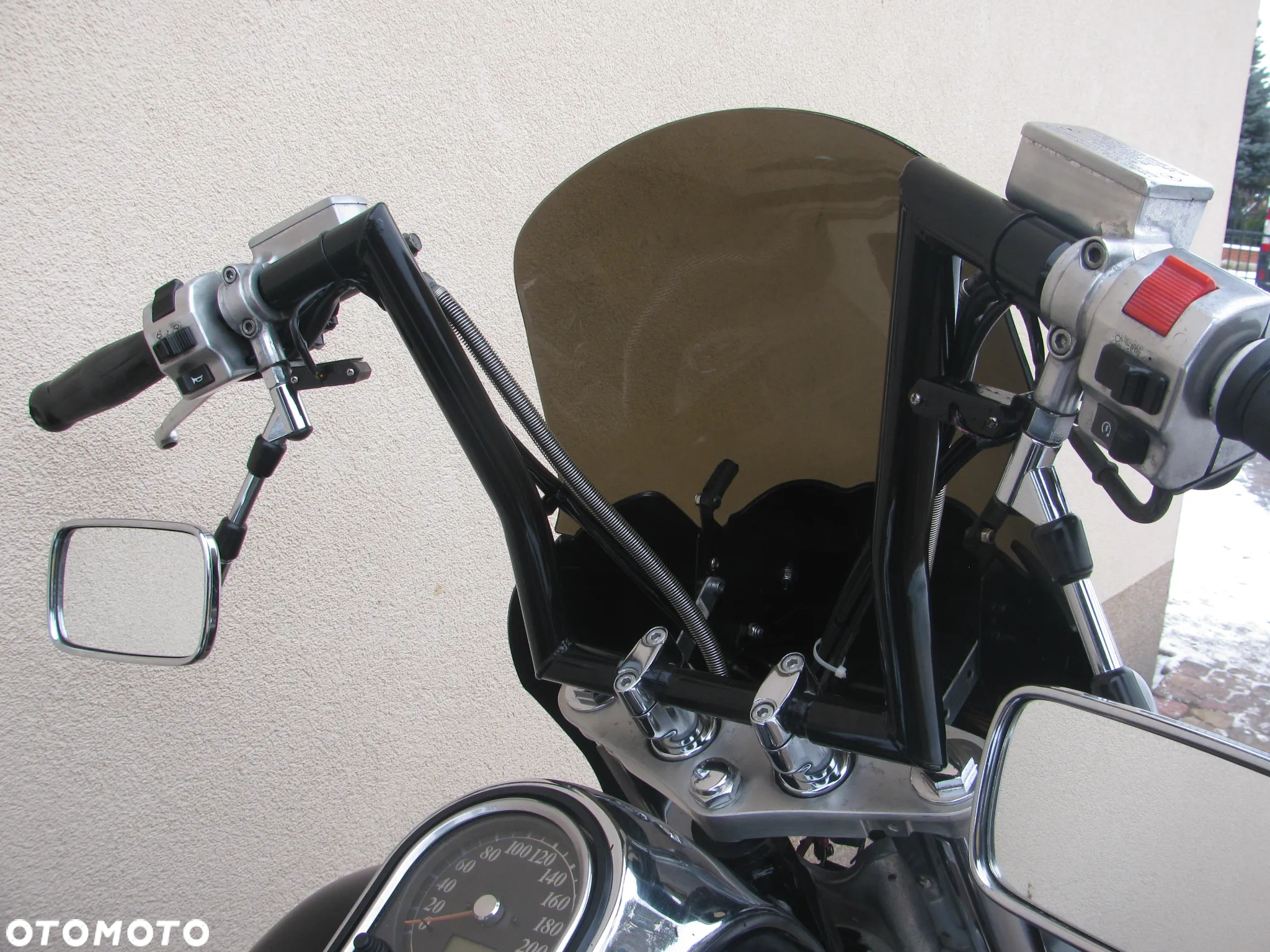 Suzuki Intruder - 10