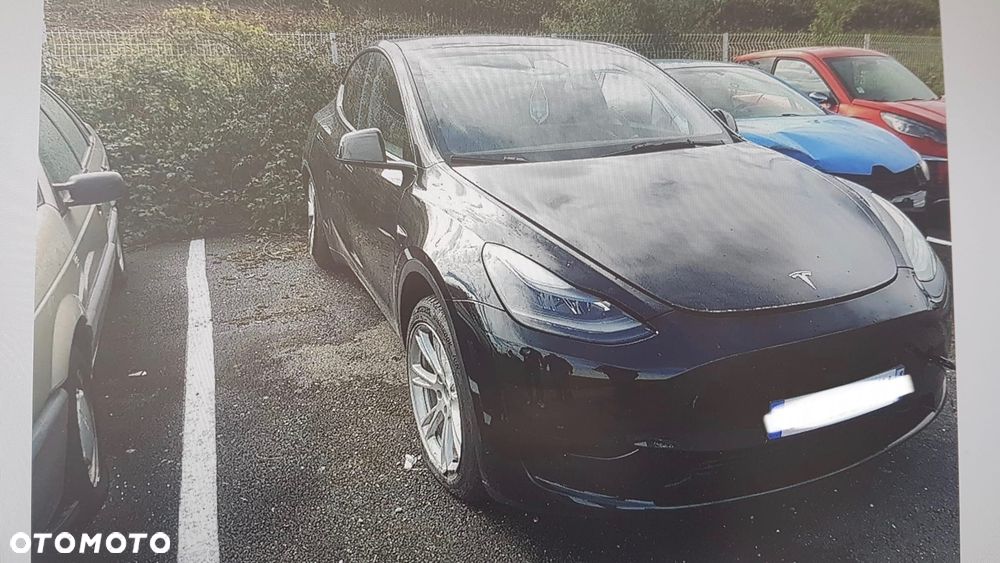 Tesla Model Y - 1