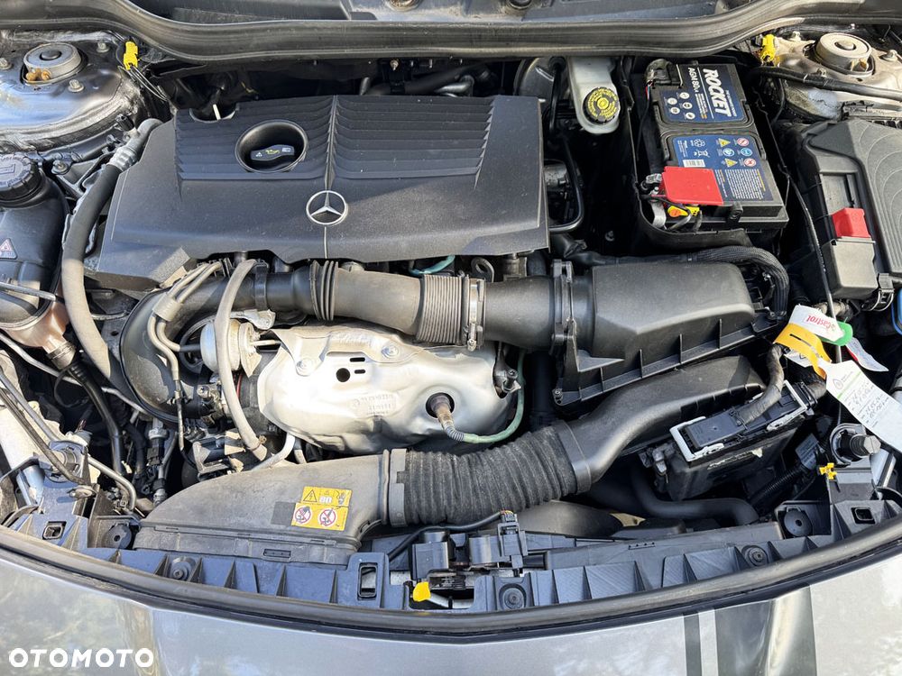 Mercedes-Benz CLA 200 7G-DCT AMG Line - 40