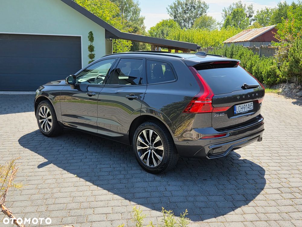 Volvo XC 60 B5 B AWD Plus Dark - 4