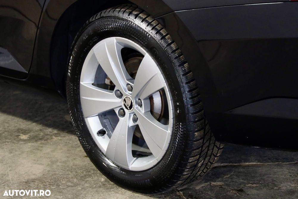 Skoda Superb 2.0 TDI Active - 33