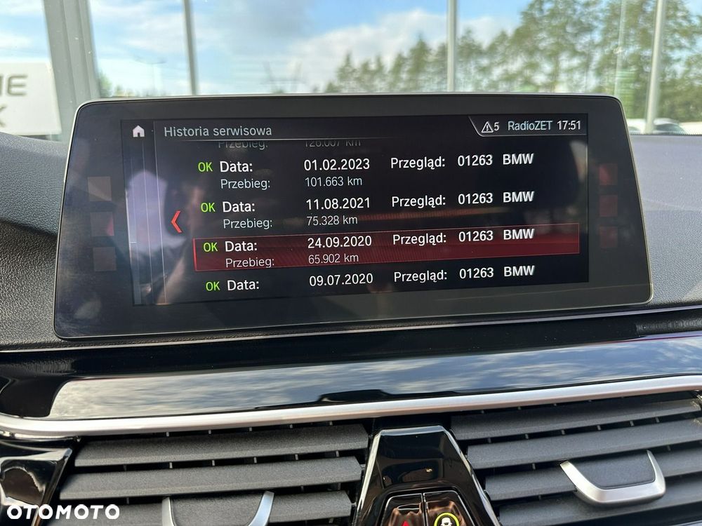 BMW Seria 5 520d xDrive - 26
