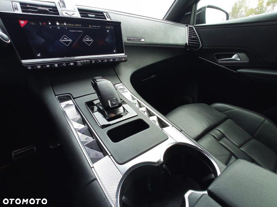 DS Automobiles DS 7 Crossback - 30