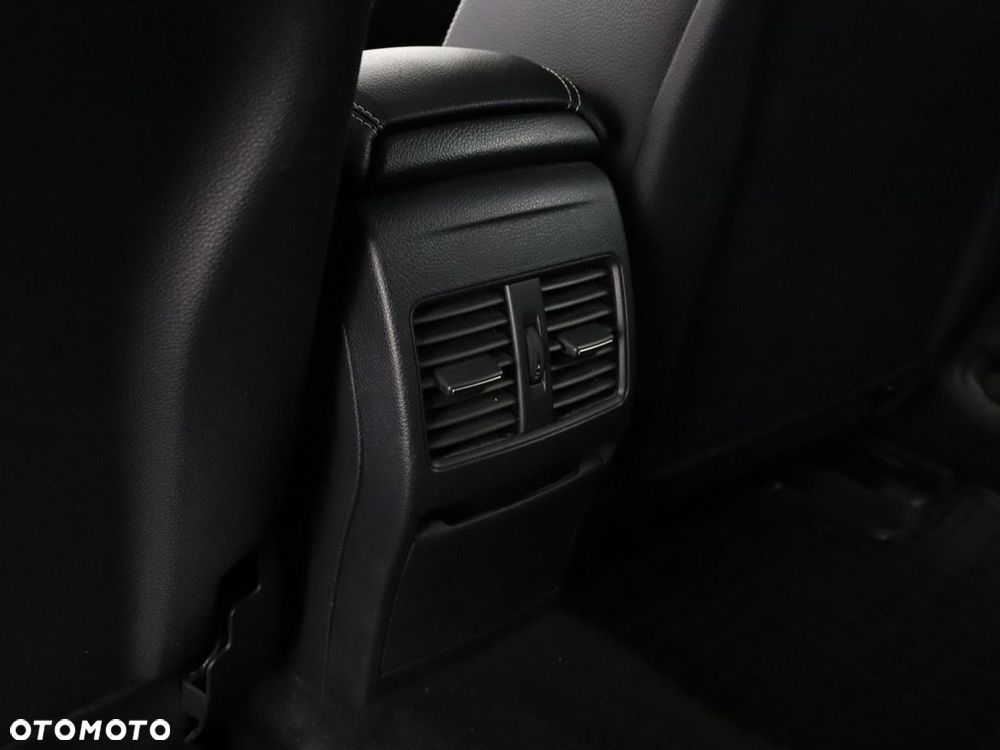 Mercedes-Benz GLA 180 d Urban - 34
