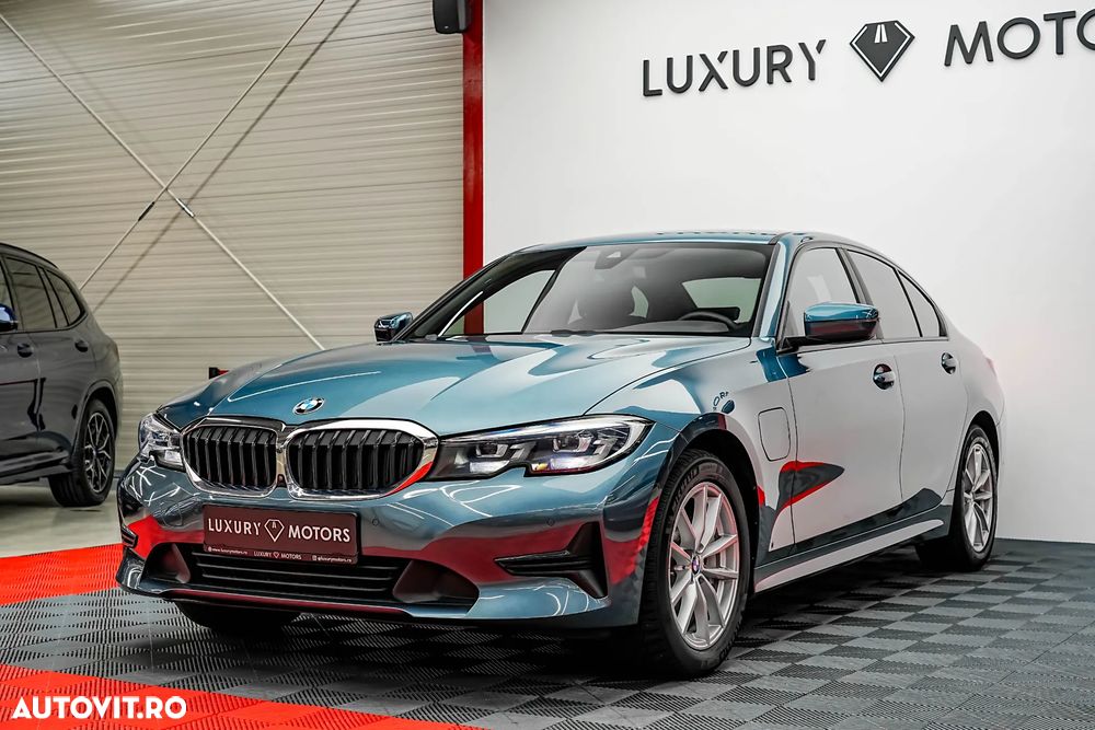 BMW Seria 3 330e Aut. Sport Line - 9