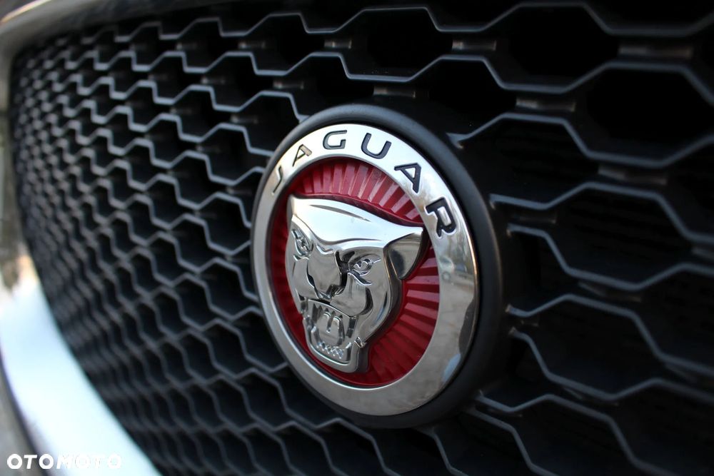 Jaguar F-Pace 2.0 i4D AWD Prestige - 29