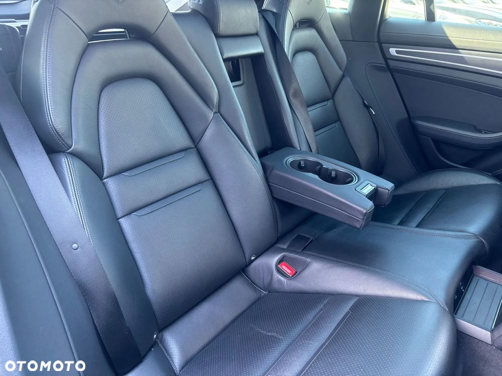 Porsche Panamera 4 Platinum Edition - 14