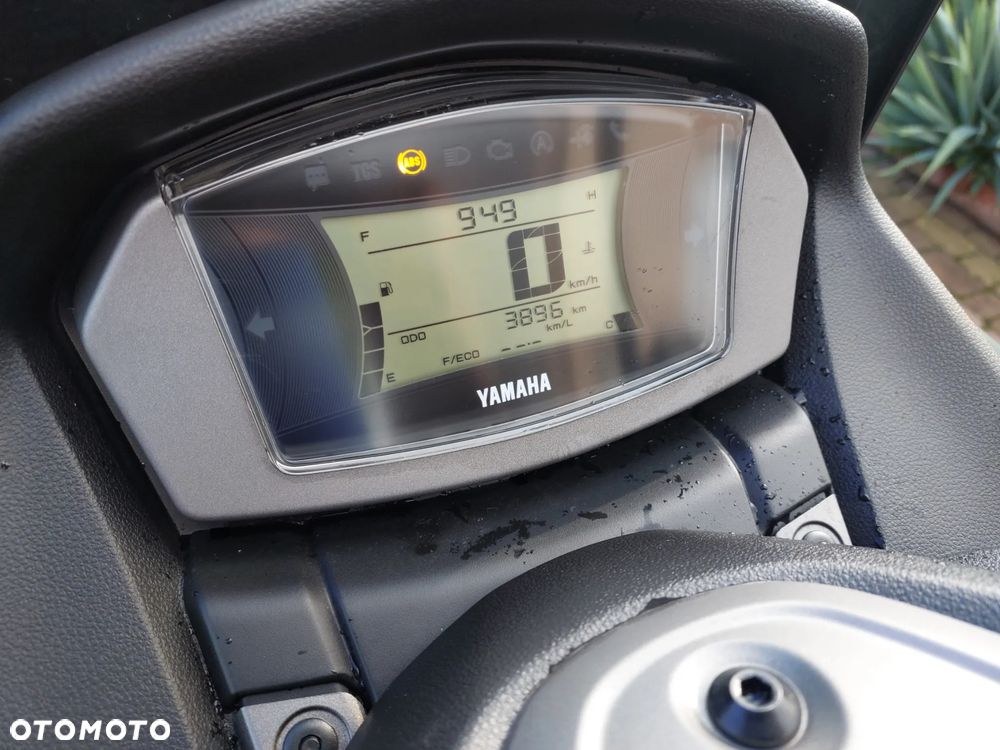 Yamaha NMAX - 10