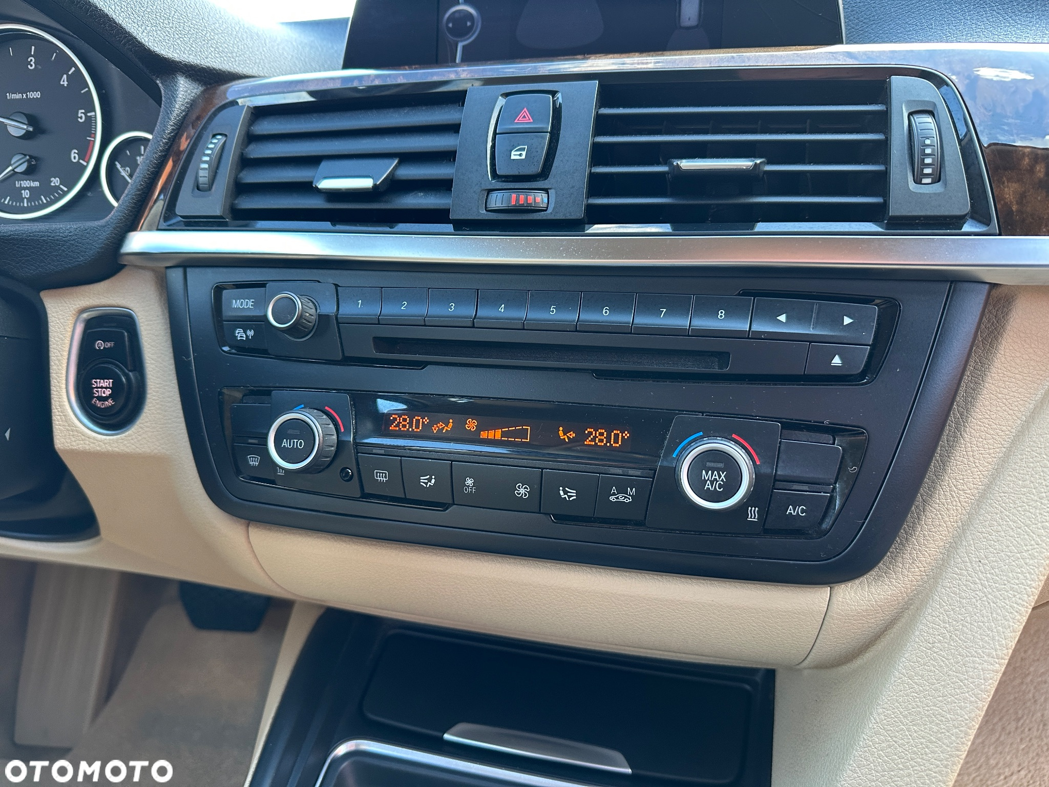 BMW Seria 3 318d DPF Touring Edition Exclusive - 27
