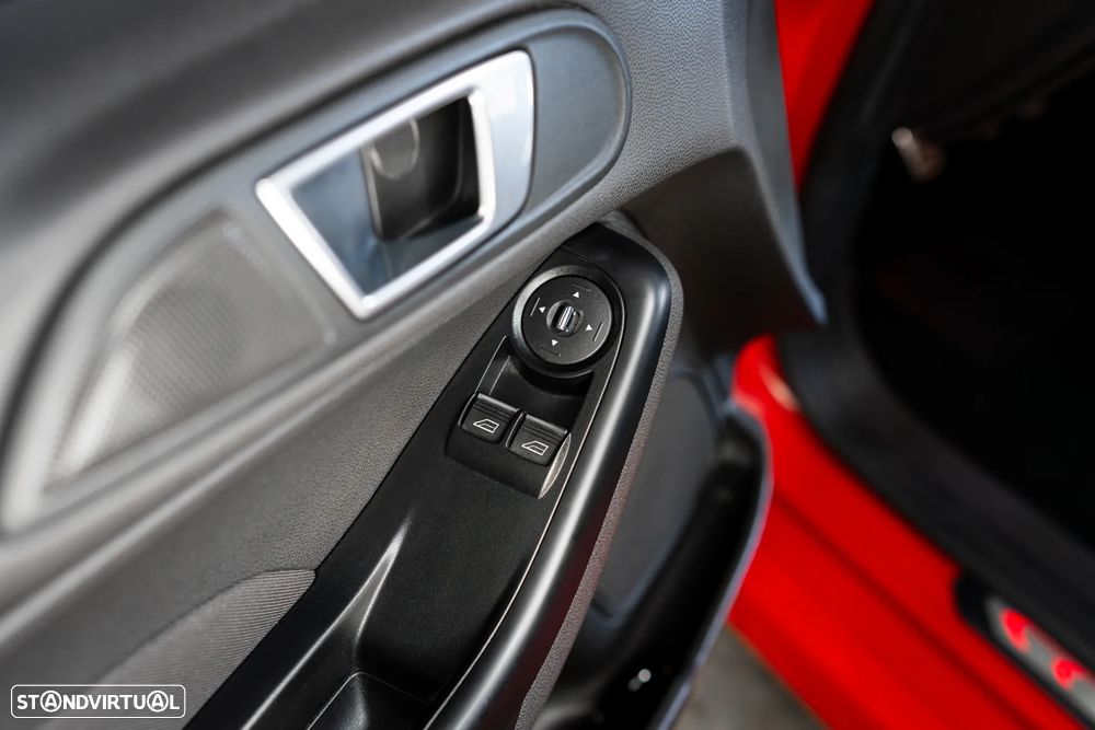 Ford Fiesta 1.6 EcoBoost c/ Pack Pele Desportiva ST - 14