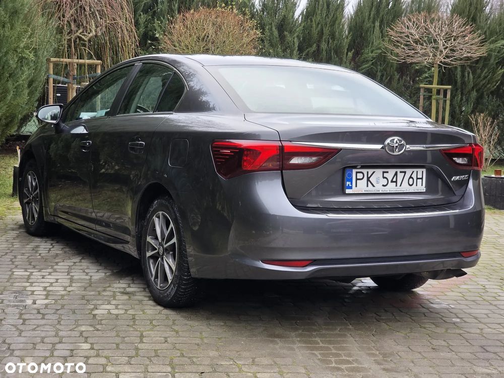 Toyota Avensis 1.8 Premium MS - 12