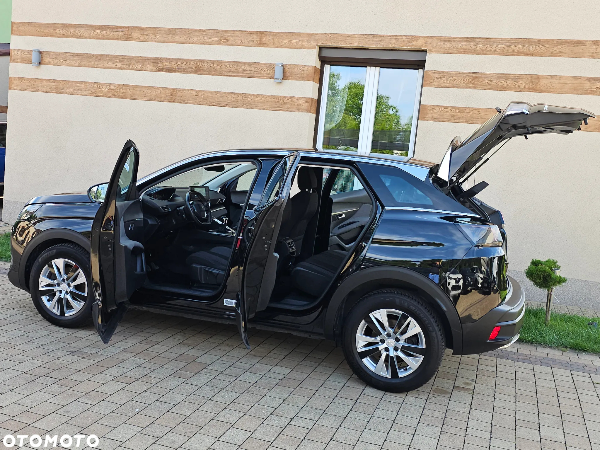 Peugeot 3008 1.5 BlueHDi Allure S&S - 19