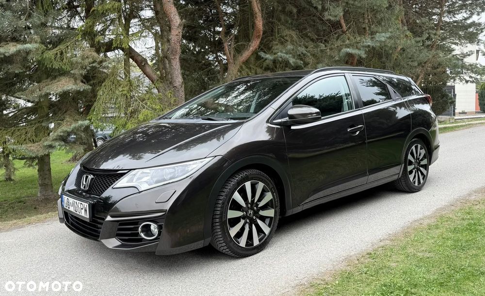 Honda Civic 1.6 i-DTEC Executive Black Edition - 1