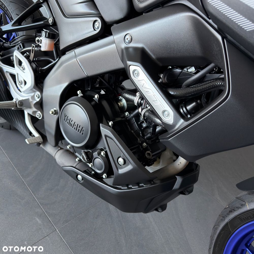 Yamaha MT - 8